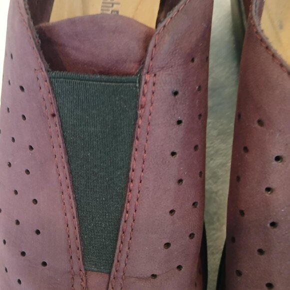 CLARKS COLLECTION SOFT CUSHION LOAFERS - Picture 3 of 7